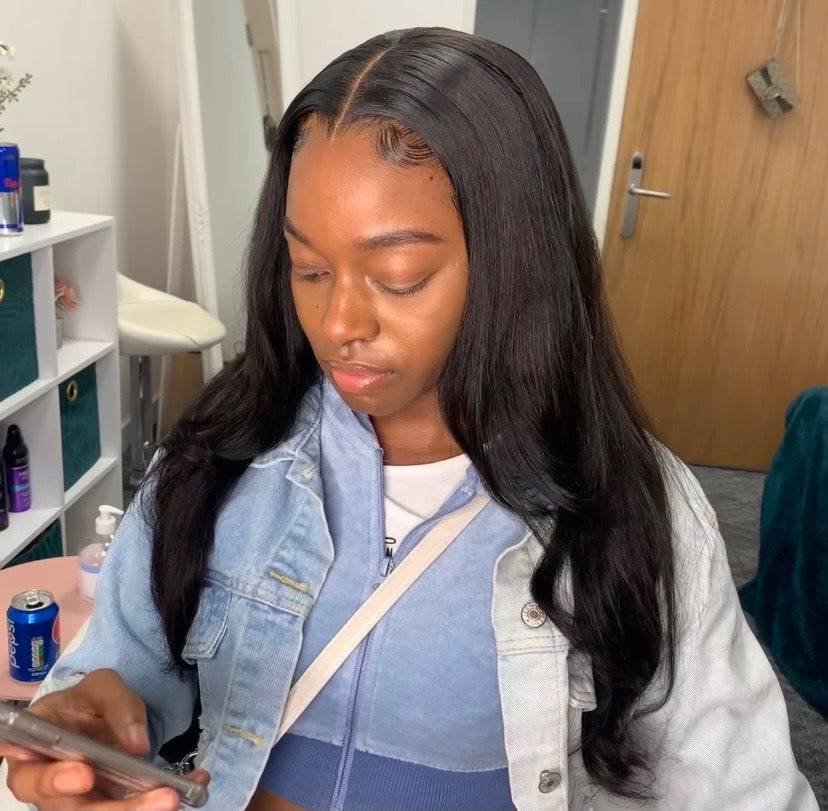 SIGNATURE LUXE HD STR/BW FRONTAL WIG